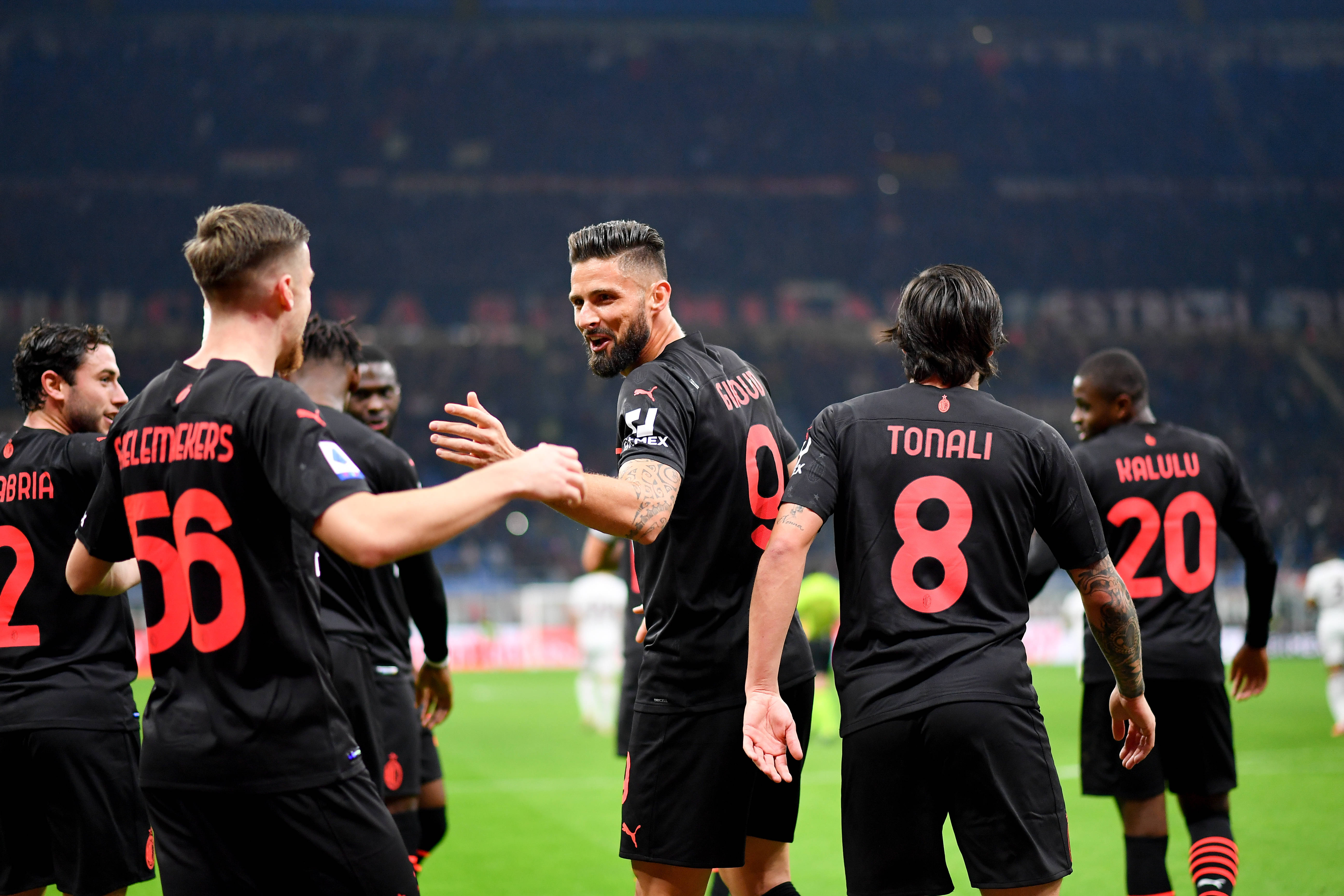 足球评论员兼作家，退役后的克拉默已在创作个人第二部小说（克拉默退役后身兼足球评论员与作家，正着手创作第二部小说）