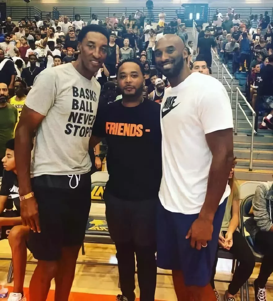 外线手感火热！麦克布莱德替补命中7记三分砍下22分3篮板（替补发威！麦克布莱德外线7记三分轰下22分3篮板）