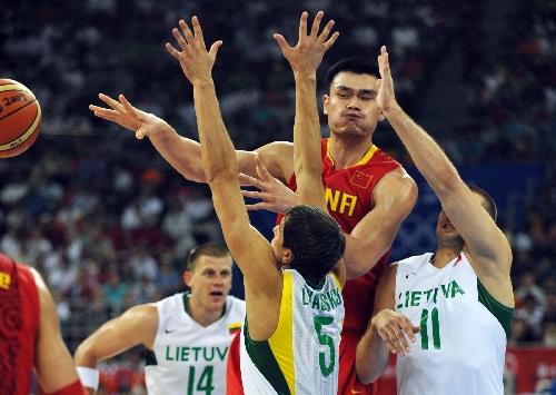 成魔咒？此前取得NBA杯冠军的雄鹿和湖人均在次年止步小组赛（魔咒应验？曾夺NBA季中锦标冠军的雄鹿、湖人次年均小组出局）