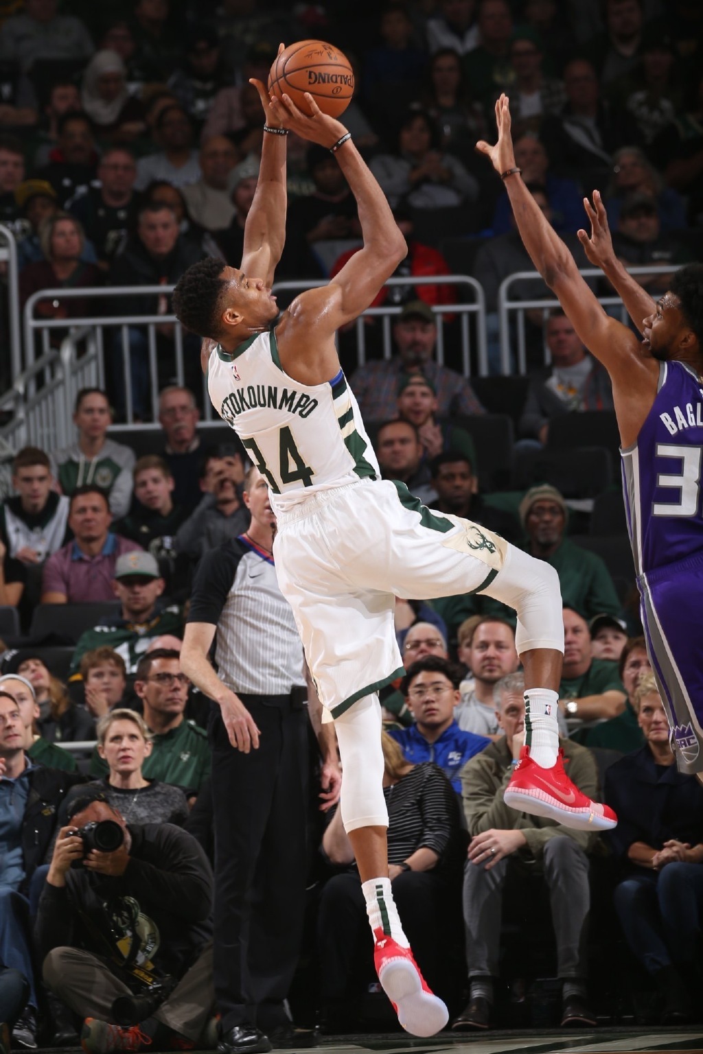 迪洛伦佐：德布劳内是笔重要的引援，他刚来时我们都很好奇他（迪洛伦佐：德布劳内是关键引援，初来时我们对他充满好奇）