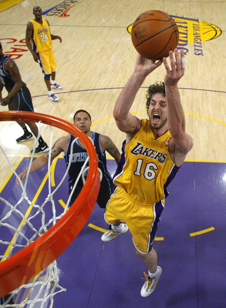 记者：多特为法比奥-席尔瓦提供了为期五年的合同（据记者报道：多特已向法比奥-席尔瓦提供一份5年合约）