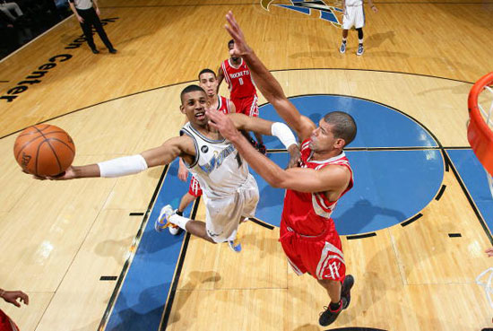 SGA狂轰38分&连续94场比赛得分破20，雷霆延续13连胜（SGA轰下38分、连续94场20+，雷霆豪取13连胜）