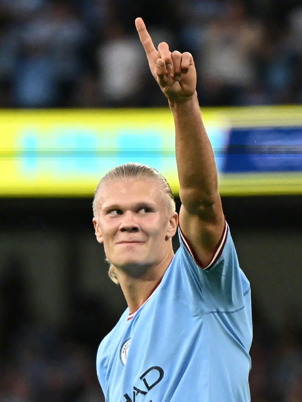 法比奥庆祝足协杯夺冠：将永远存在的时刻，一切荣耀归于上帝（法比奥庆祝足协杯封王：此刻永恒，荣耀归于上帝）