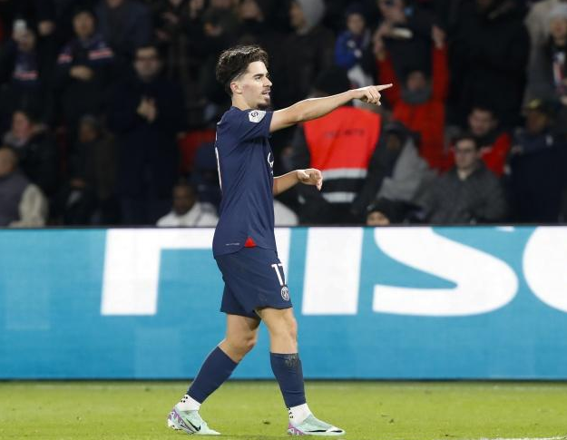 的顶薪续约 的顶薪续约